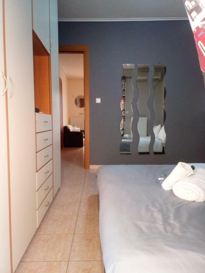 Φωτεινό Διαμέρισμα Πειραιας Apartment Piraeus Bagian luar foto