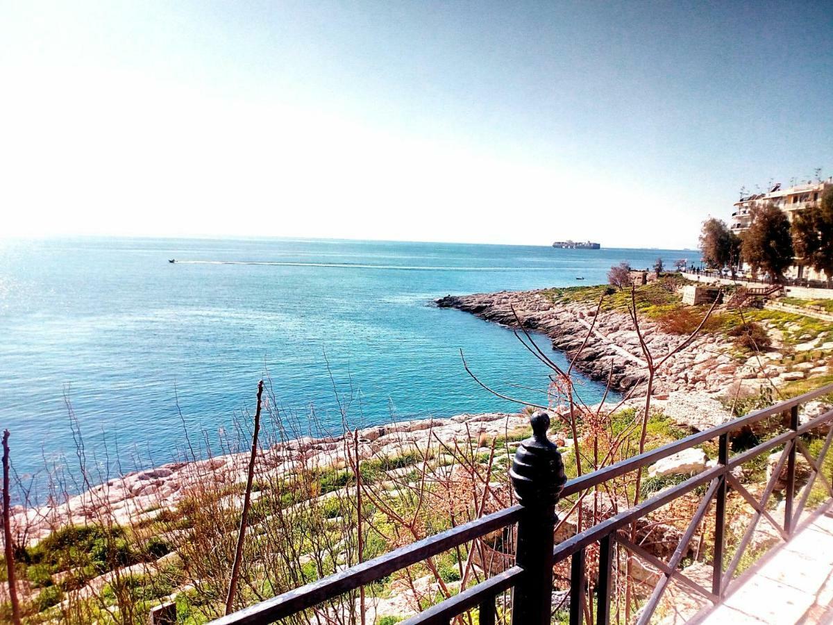 Φωτεινό Διαμέρισμα Πειραιας Piraeus Bagian luar foto
